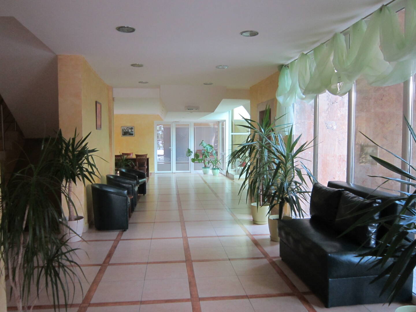 Eternal Hotel - R Resort - foyer
